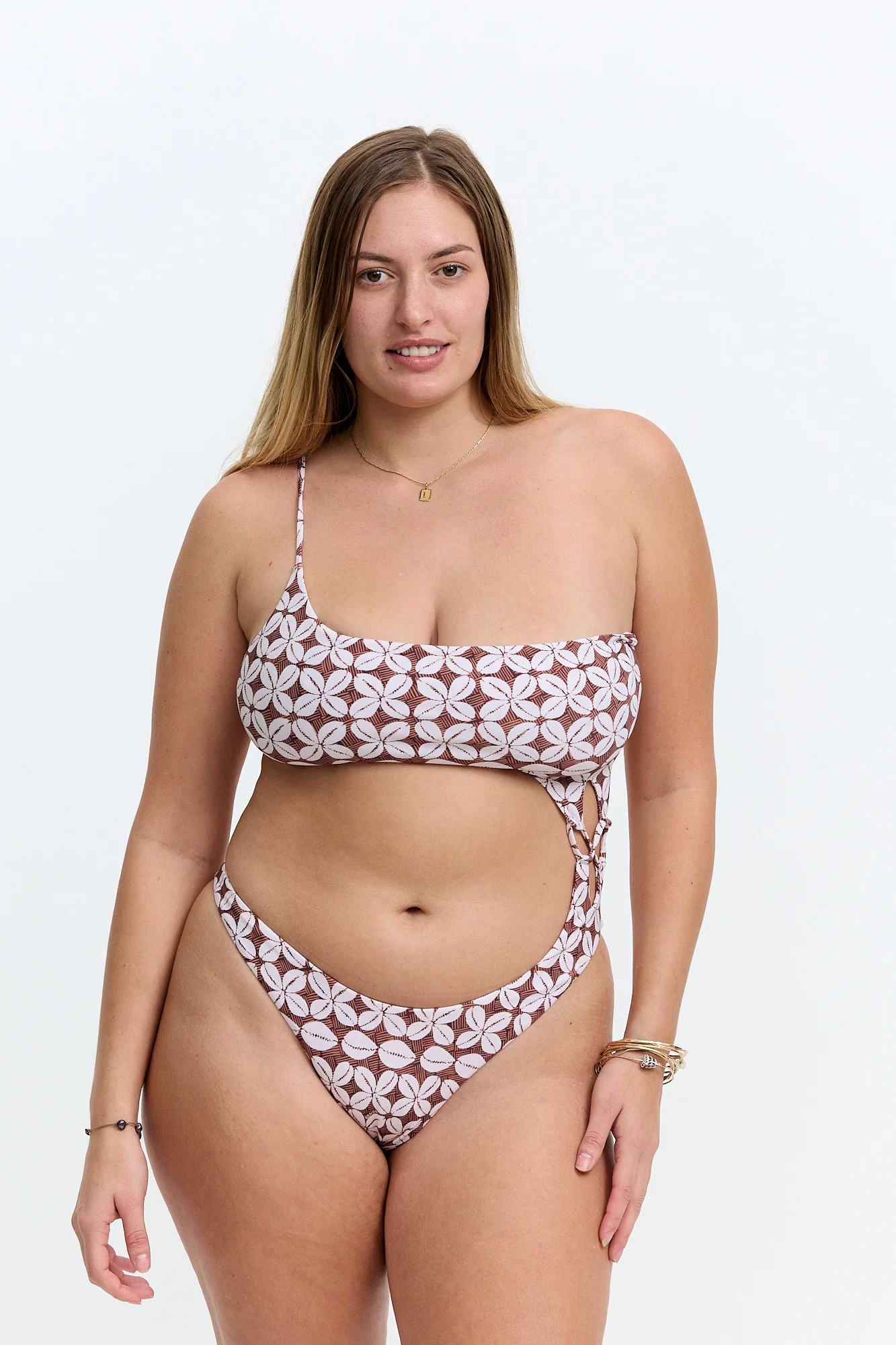 Maldives One Piece - Cowrie Basket - Image 6